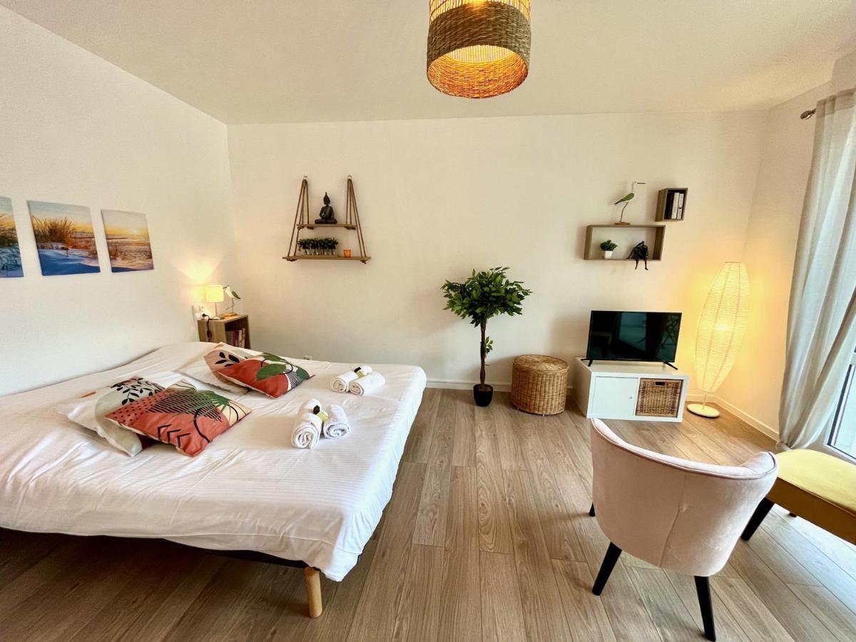 Nihal, Studio Proche Zenith Avec Parking Et Balcon Caen Luaran gambar