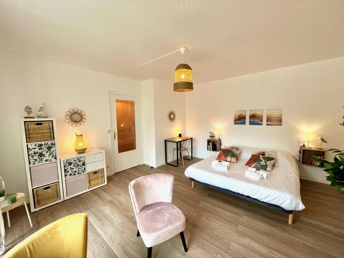 Nihal, Studio Proche Zenith Avec Parking Et Balcon Caen Luaran gambar